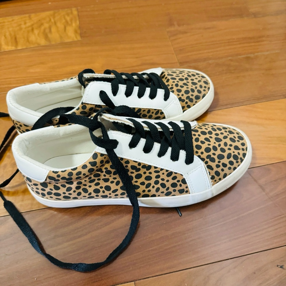 White and brown leopard print Sneakers size 7